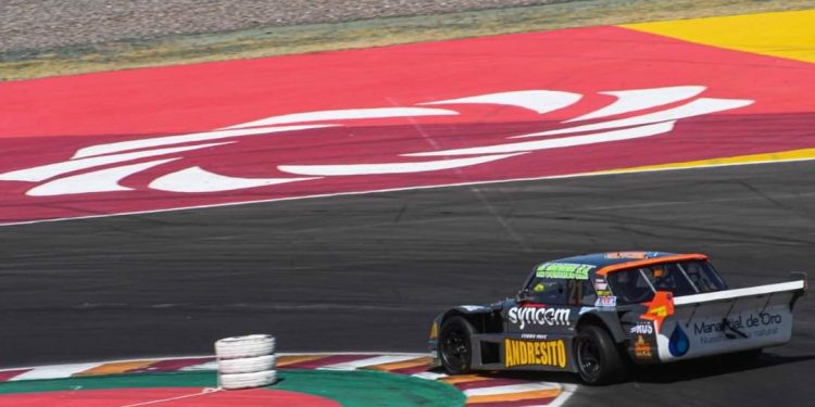 Bundziak abandonó en San Juan y terminó quinto en el campeonato del TC Mouras