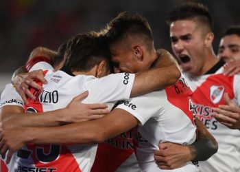 River goleó a Racing y se consagró campeón en el Monumental