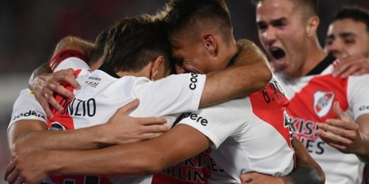 River goleó a Racing y se consagró campeón en el Monumental