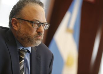 Kulfas defendió la prohibición del Gobierno: “La gente que viaja al exterior no es pobre, quien se quiera ir que lo haga, pero que se lo pague”