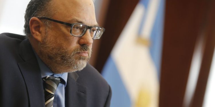 Kulfas defendió la prohibición del Gobierno: “La gente que viaja al exterior no es pobre, quien se quiera ir que lo haga, pero que se lo pague”