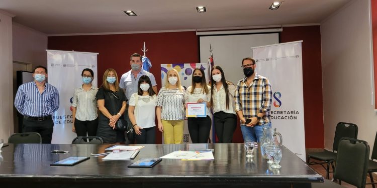 Estudiantes del SiPTeD recibirán beca para continuar sus estudios en la Universidad Católica de Santa Fe