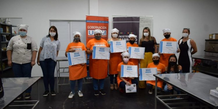 Posadas: Desarrollo Social entregó certificados y equipamientos a titulares de los programas Potenciar Trabajo y Misiones Trabaja