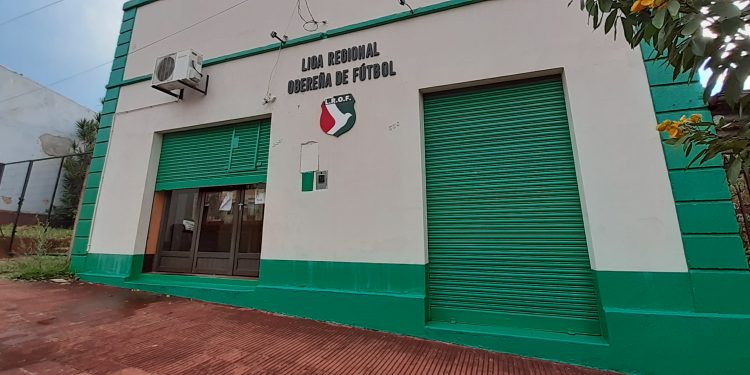Liga Regional Obereña de Fútbol: Atlético Iguazú ganó la protesta y jugará la final con Racing de Villa Svea