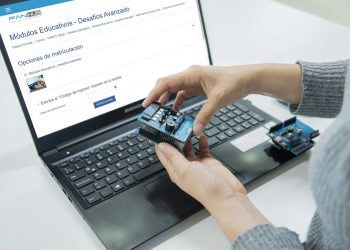 FANIot capacitará en mecatrónica, robótica y programación mediante módulos de FanHUB