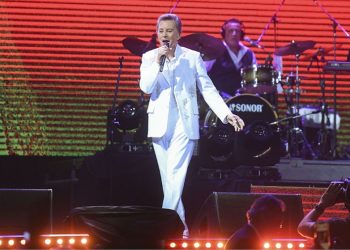 Palito Ortega comenzó su despedida con un explosivo show en el Luna Park