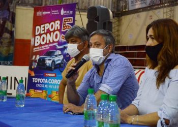Posadas: entregaron el Deporbono 5 a entidades deportivas