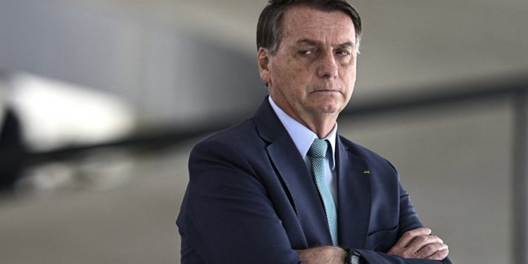 Brasil: internaron de urgencia a Bolsonaro por una obstrucción intestinal