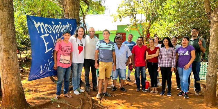 San Vicente: el Programa Potenciar Trabajo entregó herramientas a familias apicultoras