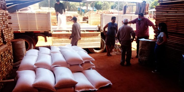 Emergencia Agropecuaria: el Ministerio del Agro entregó maíz a organizaciones de productores ganaderos