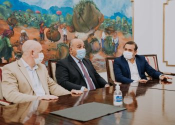 Herrera Ahuad recibió a una comitiva de Nación encabezada por Juan Manzur para recorrer obras en Posadas