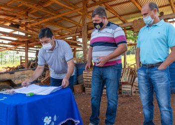 El Ifai entregó insumos y firmó convenio en el municipio de Caá Yarí