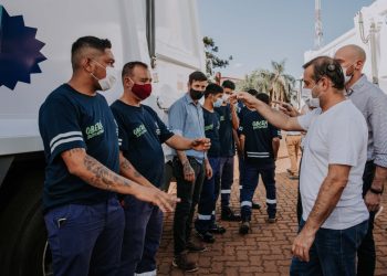 El Gobierno de Misiones entregó camiones recolectores y contenedores en Oberá