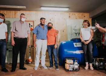 25 de Mayo: Herrera Ahuad acompañó al INYM en la entrega de motobombas y tanques de agua a productores