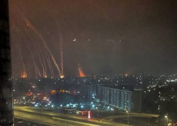 Ucrania: crece la ofensiva sobre Kiev mientras Rusia afirma que está dispuesta a negociar