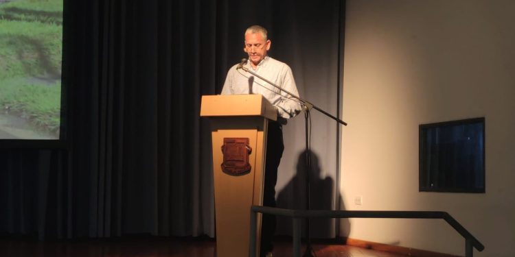 Audiencia pública: el defensor del pueblo volvió a criticar la falta de información y pidió escuchar a la gente