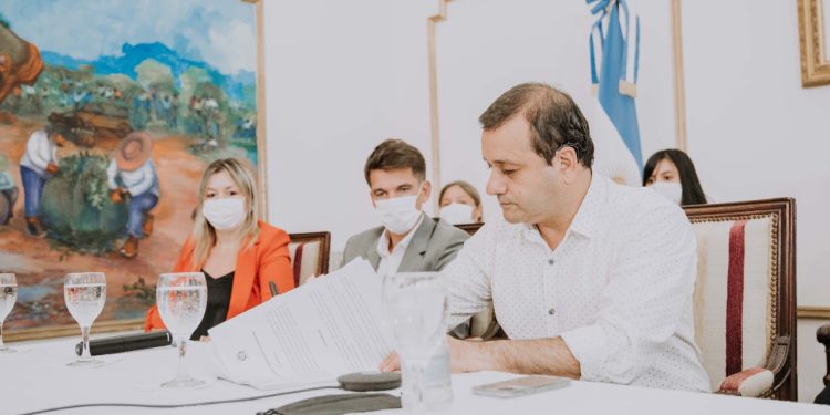 Herrera Ahuad firmó con el CFI un convenio para la ampliación de la Red de Espacios Maker a toda la provincia