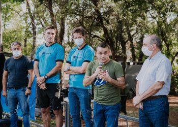 Herrera Ahuad acompañó el inicio del programa “Vivamos Fútbol” con la dirección técnica del “Flaco” Schiavi