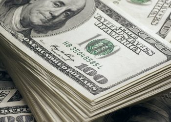El dólar blue cayó a su nivel más bajo en dos meses