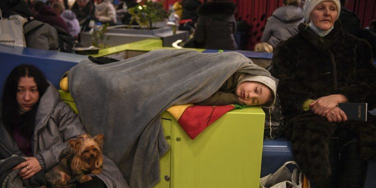 Trepa a más de 1,5 millones la cantidad de personas que huyó de Ucrania por la guerra