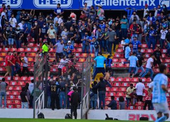 Futbol Méxicano: reportan personas lesionadas y fallecidas tras batalla campal en Querétaro vs Atlas