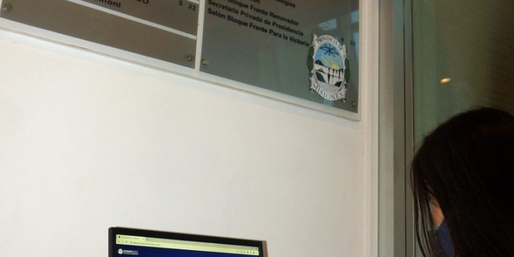 En la Legislatura de Misiones se habilitó un punto digital para completar el Censo 2022