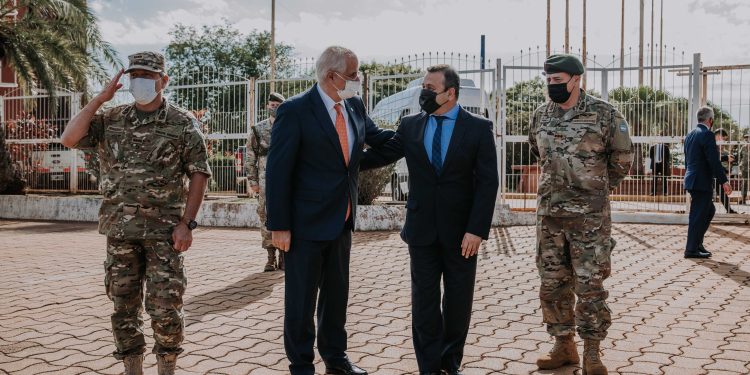 Herrera Ahuad y el ministro de Defensa de Nación dieron inicio a la instrucción básica de 1500 aspirantes a soldados voluntarios