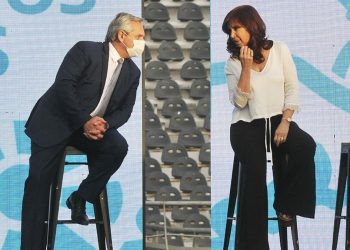 D´Elía le reclamó a Cristina Kirchner que no transforme a Alberto Fernández en un de la Rúa