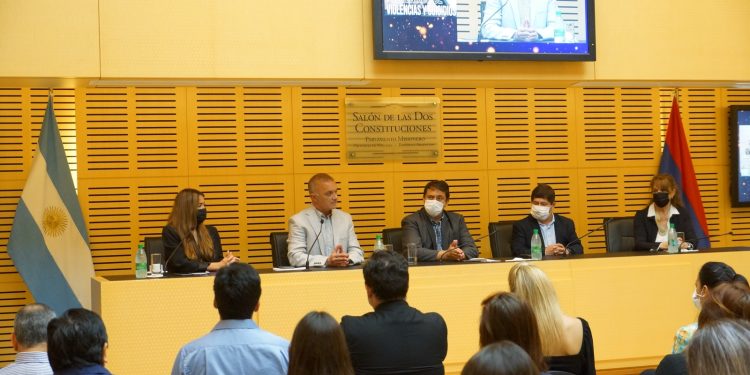 La Cámara de Representantes apunta a la prevención de violencias y suicidios