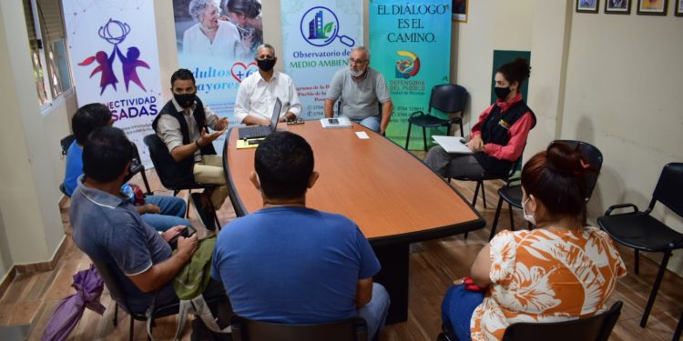 Posadas: reunión entre vecinos del barrio Cruz del Sur y el Iprodha por la red de agua potable