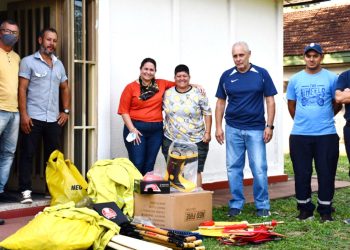Yacyretá continúa brindando apoyo a los bomberos de Corrientes que combaten los incendios que azotan la provincia