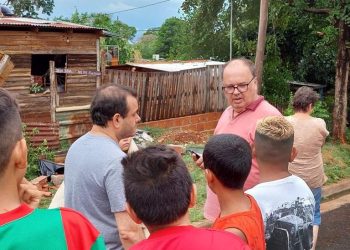 Herrera Ahuad recorrió las áreas afectadas por el temporal en Posadas