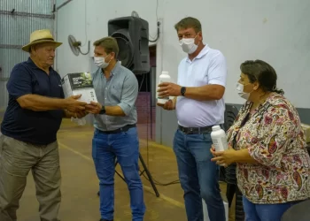 Entregaron fertilizantes orgánicos y capacitaron a productores de Tres Capones