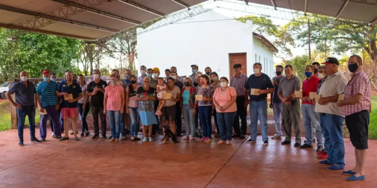 Ifai, Ministerio de Hacienda y el Municipio entregaron asistencias financieras a productores de Apóstoles