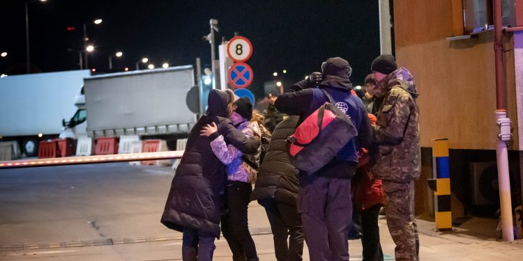 82 argentinos lograron salir de Ucrania