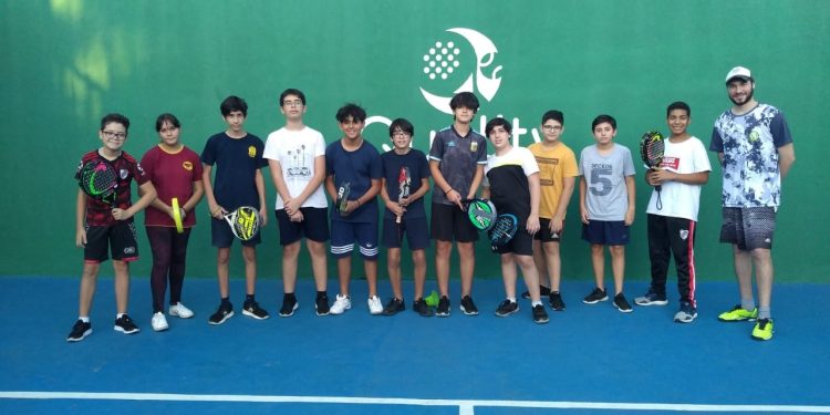 A través del padel apoyarán las trayectorias escolares en Posadas