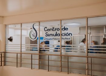 El gobernador inauguró el Centro de Simulación del Hospital Materno Neonatal