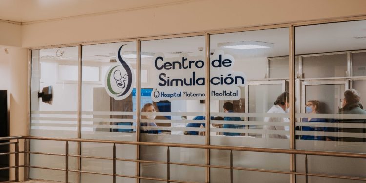 El gobernador inauguró el Centro de Simulación del Hospital Materno Neonatal