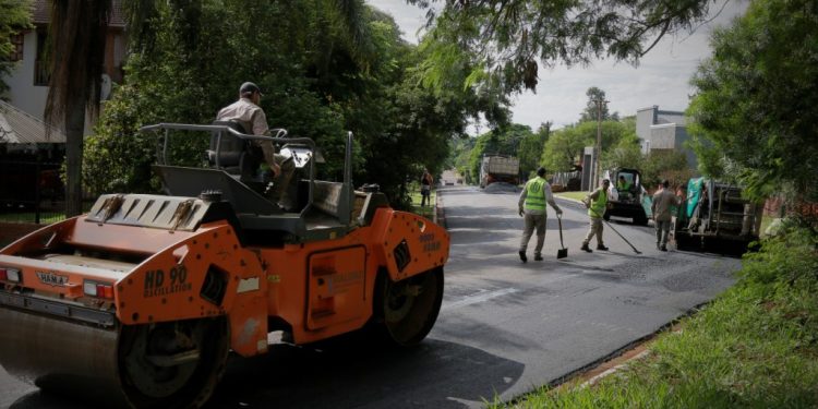 Vialidad Misiones trabaja en mantenimiento y mejora de calles en Santo Pipó