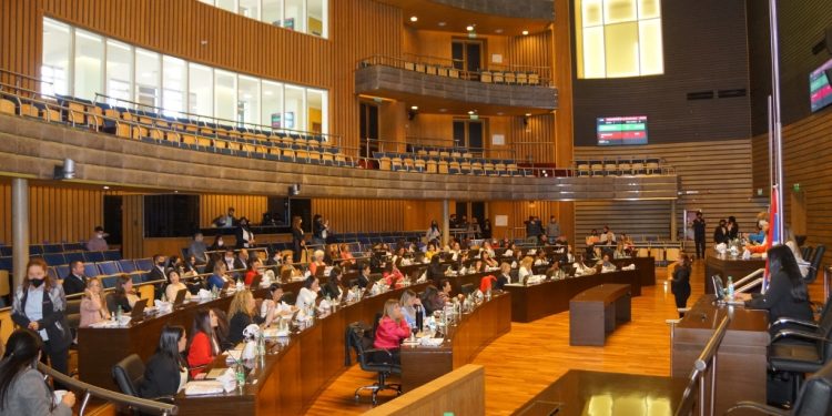 El Parlamento de la Mujer 2022 sesionó en la Cámara de Representantes