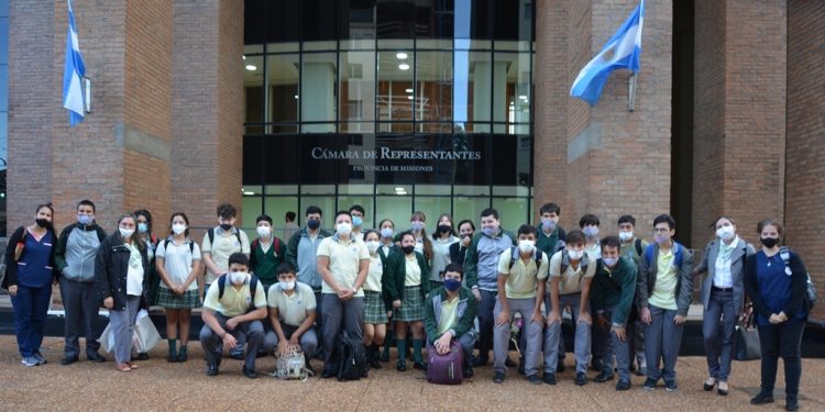 Estudiantes destacaron la manera didáctica de enseñar en las visitas guiadas de la Legislatura
