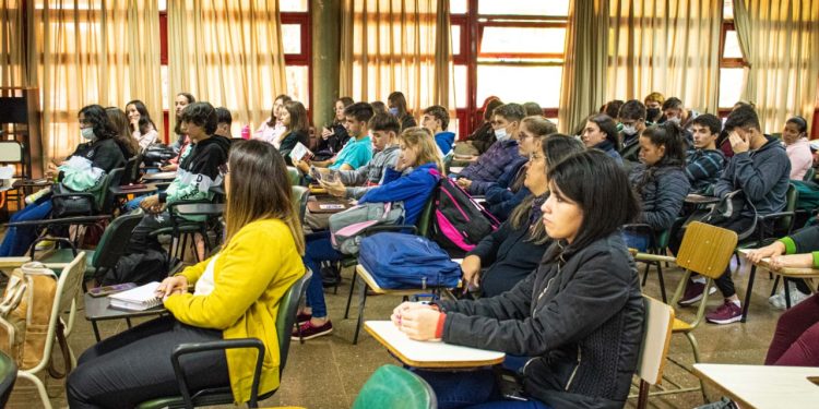 Estudiantes de Capioví y Ruiz de Montoya vivieron su primera experiencia como universitarios en Posadas