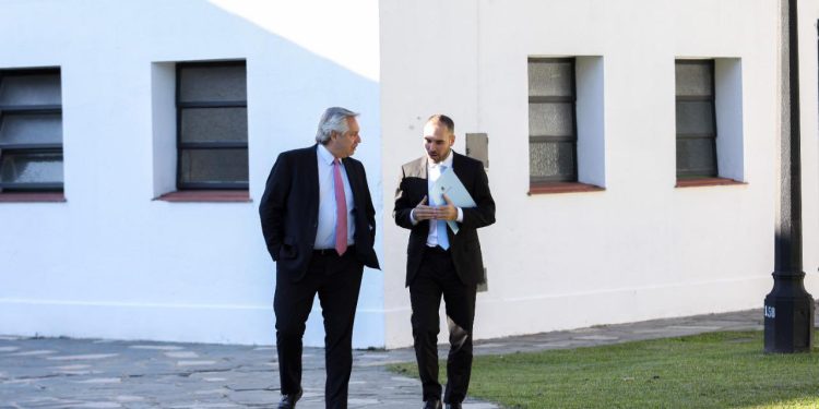 Inflación fuera de control, Guzmán anticipó que en marzo superó el 6%