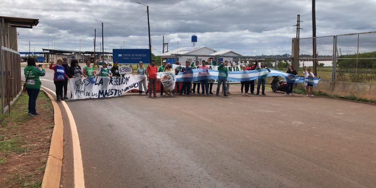 Empleados de Migraciones retoman medidas de fuerza