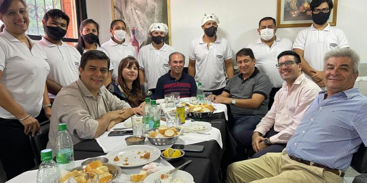 Trabajadores cooperativizados recuperan el tradicional bodegón posadeño Nuevo Penato