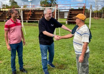 Passalacqua recorrió obras en Colonia Victoria y mantuvo una reunión de trabajo con intendentes del Norte misionero