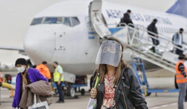 El Gobierno establece una reducción gradual de los requisitos para ingresar al país