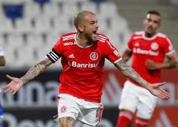 Brasil: Andrés D’Alessandro se retiró del fútbol con un gol y tremenda ovación