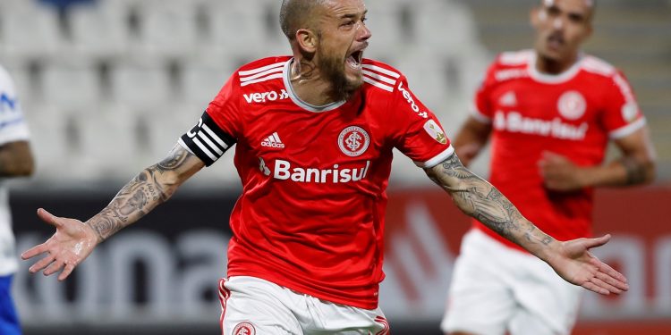 Brasil: Andrés D’Alessandro se retiró del fútbol con un gol y tremenda ovación
