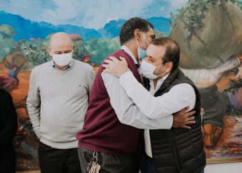 “Seguimos ayudando y acompañando” dijo Herrera Ahuad en la entrega a subsidios a instituciones deportivas, culturales y religiosas